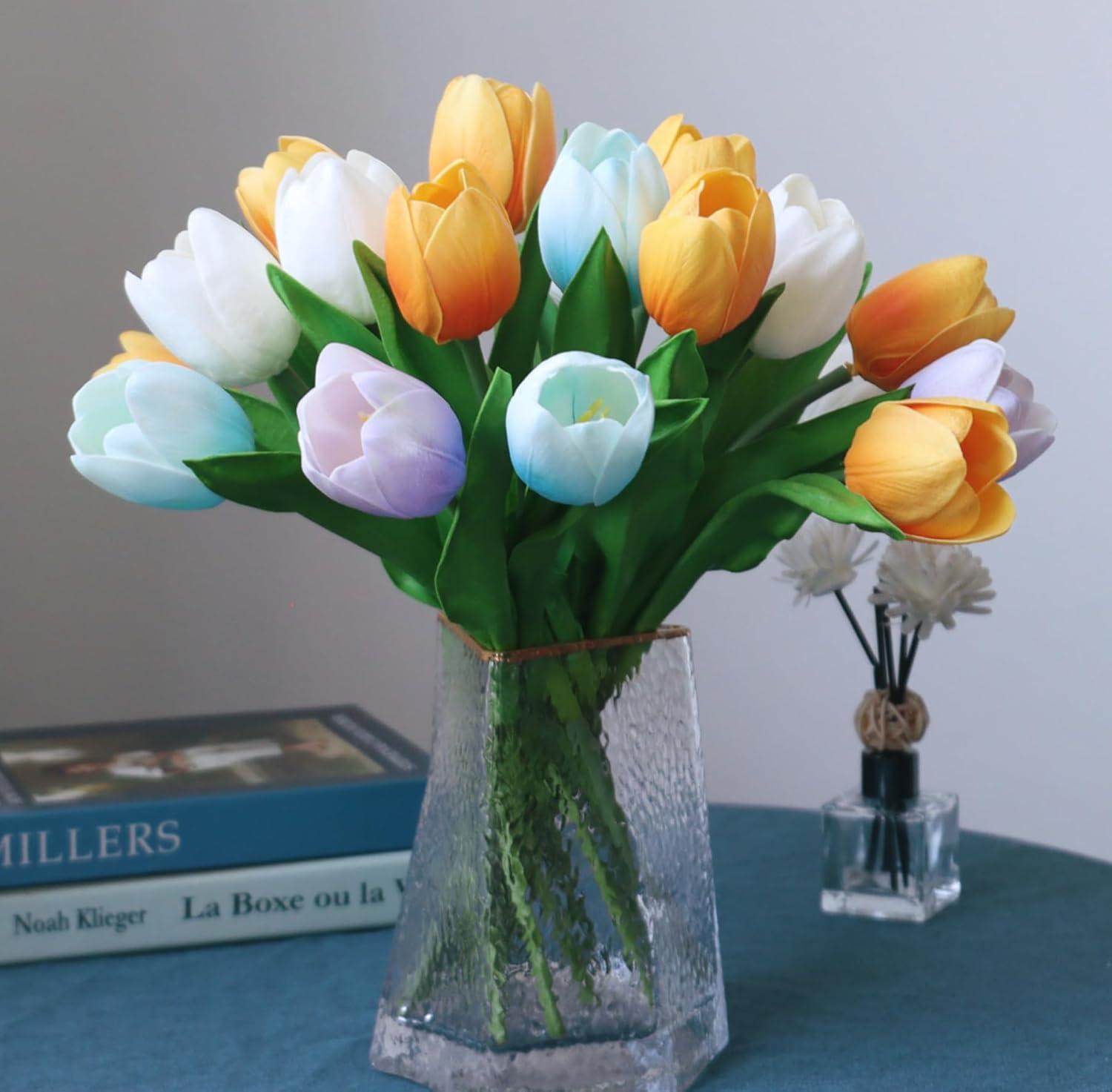 Big tulips, summer colors, tested decor: Artificial vs. real for seasonal flair