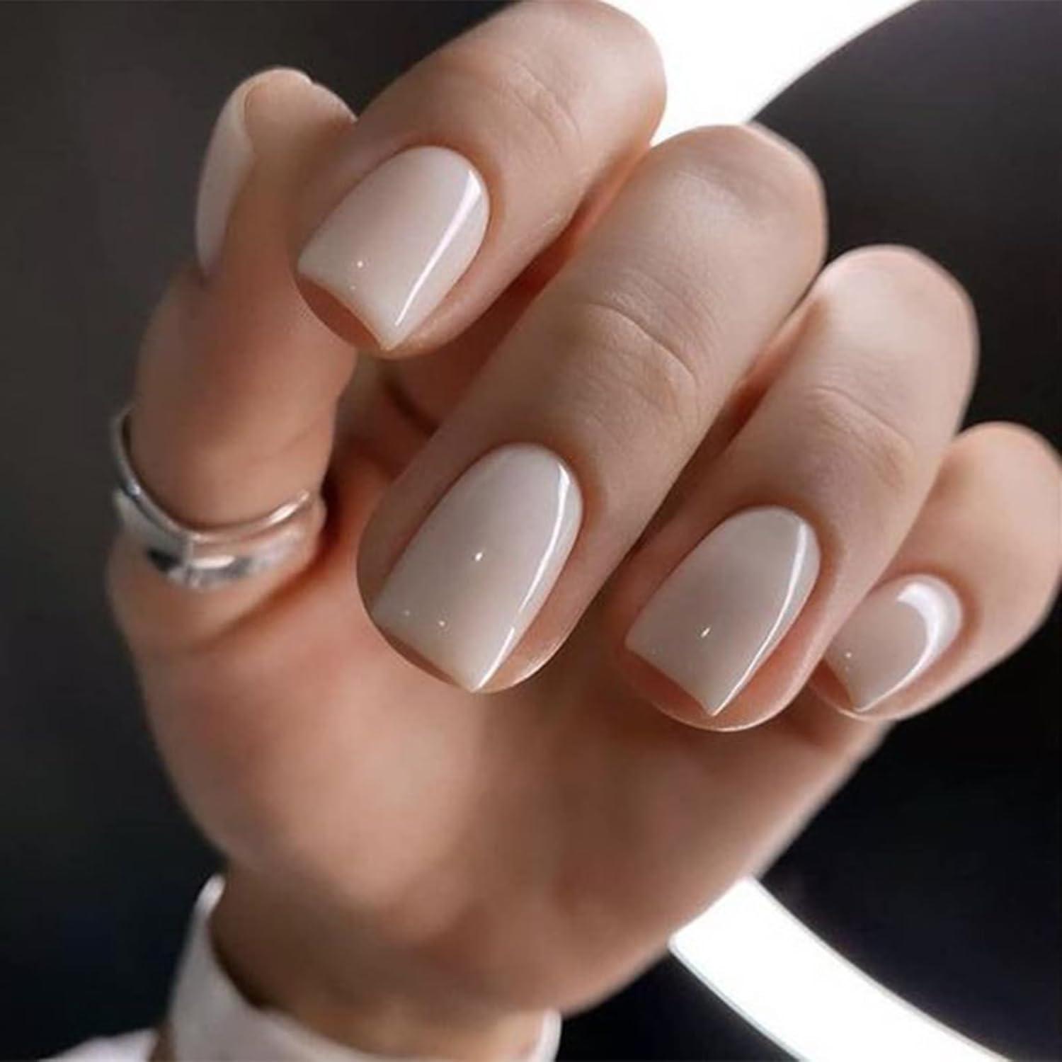 Glamnetic tested: Short almond nails, stunning snowflakes… yet use case remains tricky
